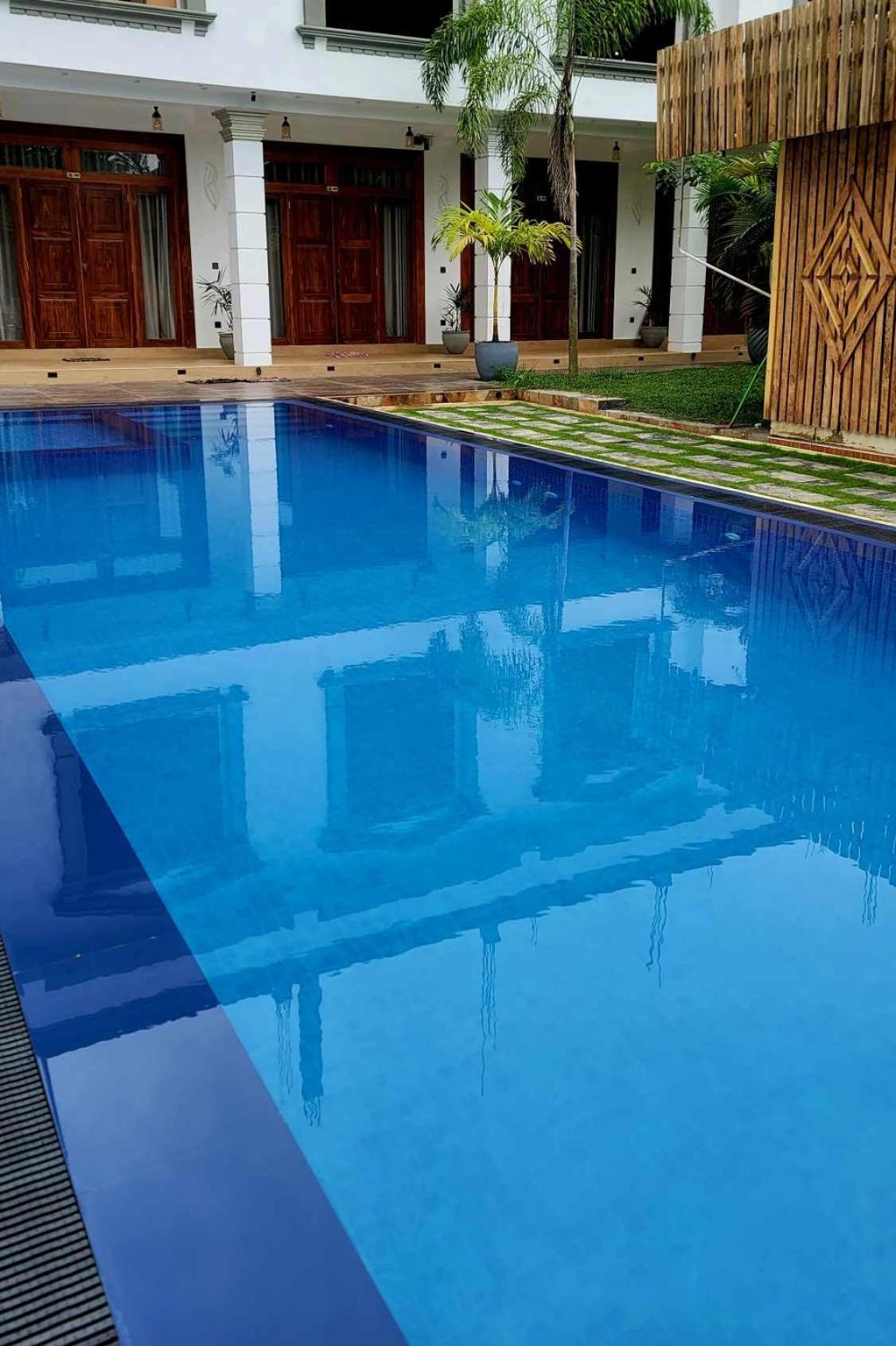 Crown Breeze Hotel Ahangama Exterior photo